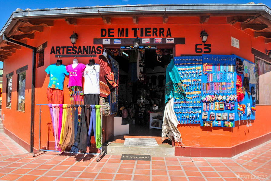 boutique-mitad-del-mundo-tout-equateur