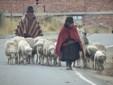 Quilotoa-1-Laurence-et-Patrice.jpg?profile=RESIZE_584x