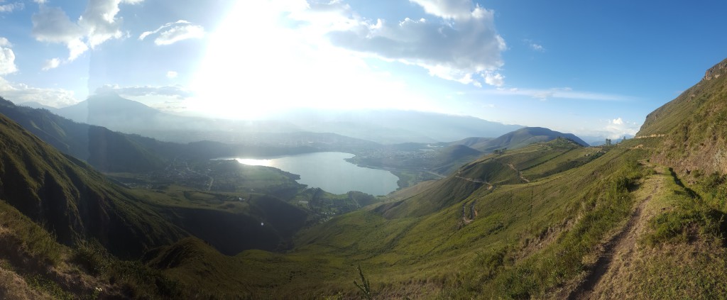 lagune et chemin inca