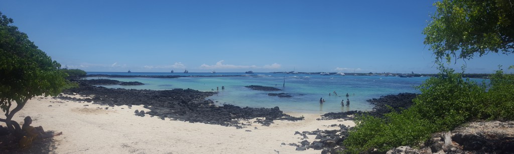 playa puerto ayora