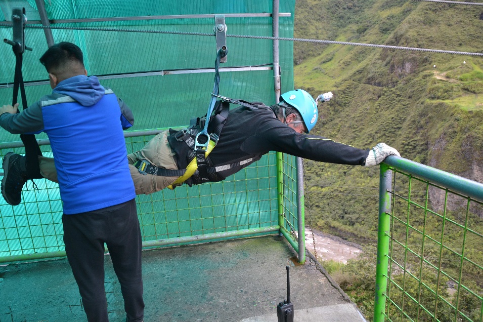 59-Zipline-Ba%C3%B1os.jpg?profile=RESIZE_1200x